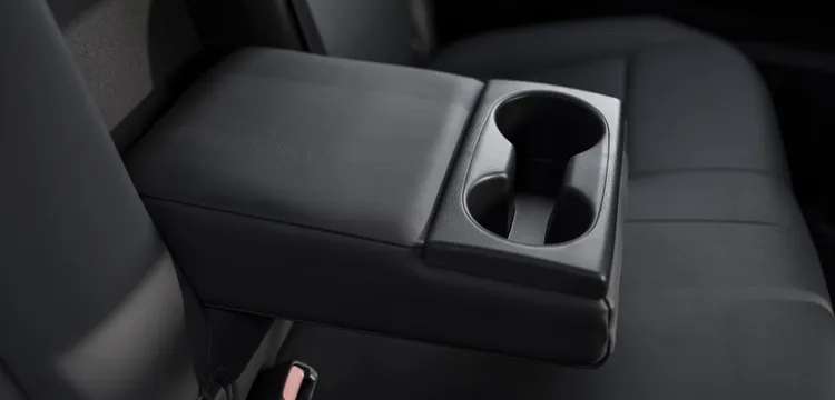 Nội thất Toyota Hilux 2026 - Không gian – Rộng rãi, thoải mái